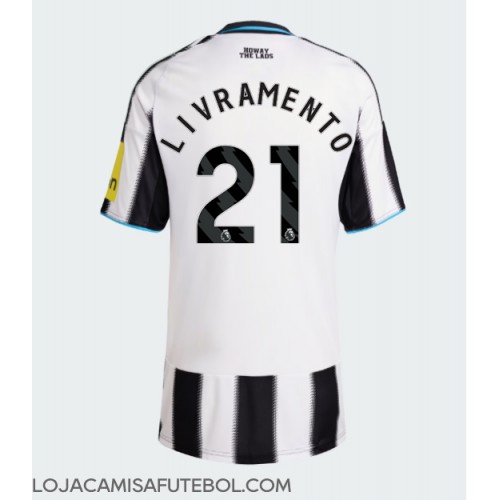 Camisa de Futebol Newcastle United Tino Livramento #21 Equipamento Principal Mulheres 2025-26 Manga Curta